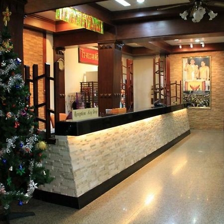 Sri Chumphon Hotel Dış mekan fotoğraf