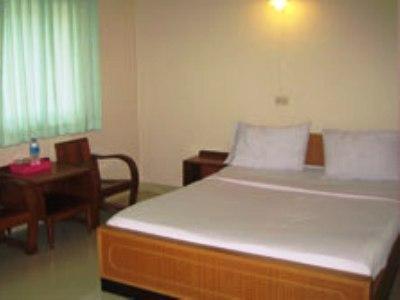 Sri Chumphon Hotel Dış mekan fotoğraf