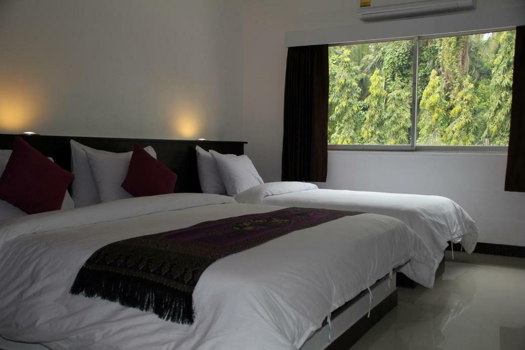 Sri Chumphon Hotel Dış mekan fotoğraf