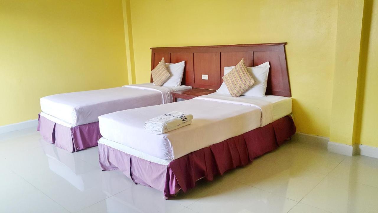 Sri Chumphon Hotel Dış mekan fotoğraf